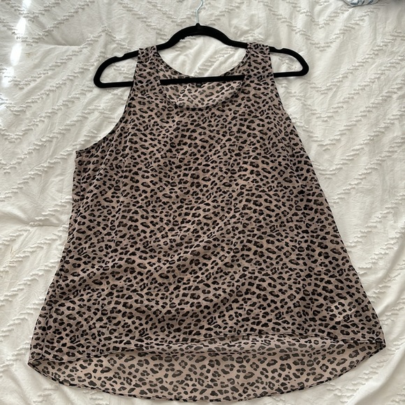 Blouse from Cabi collection, Size L, animal print - Picture 3 of 6